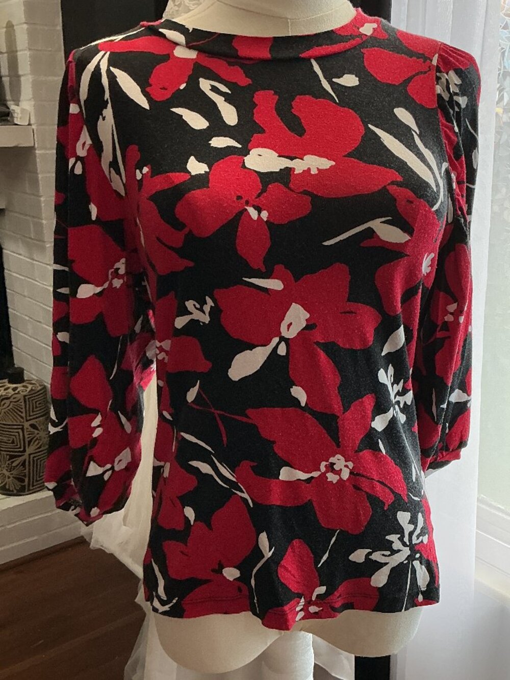 Anne Klein Red Black Floral 3/4 Sleeve Knit Top Small